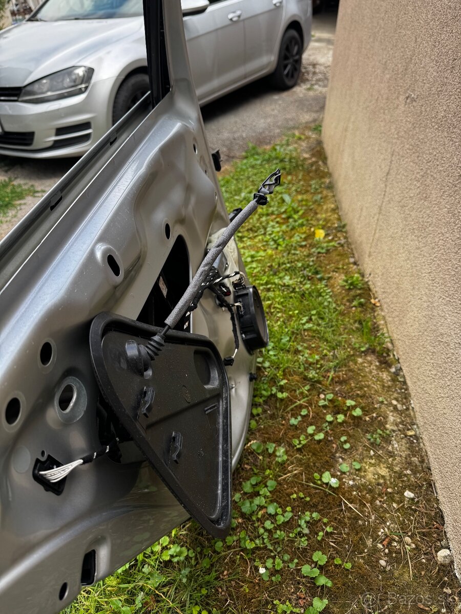 VW GOLF 7 combi ľavé zadné dvere KOMPLET - 3