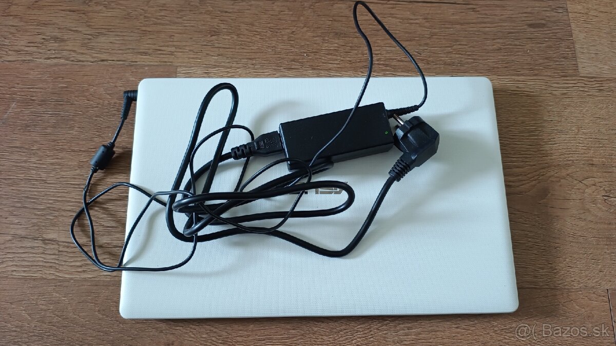 Asus X552 - 3