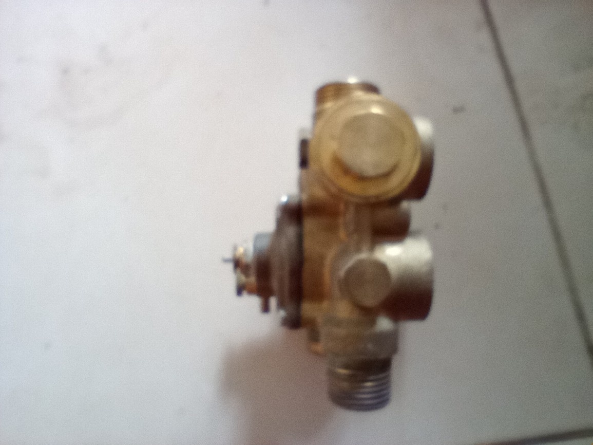 Predám plnefunkčný trojcestný ventil PROTHERM TIGER 24 KTZ, - 3