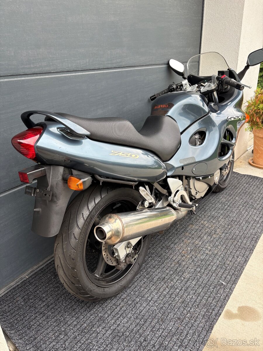 Suzuki GSXF 750 - 3