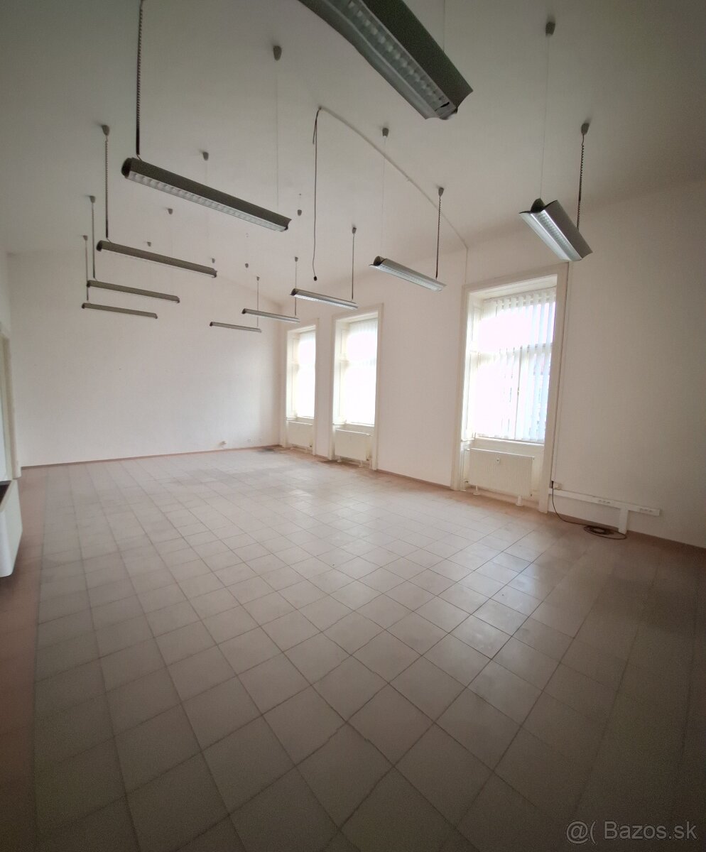 Hlavná ulica 250 m2 na 1.podlaží - 3