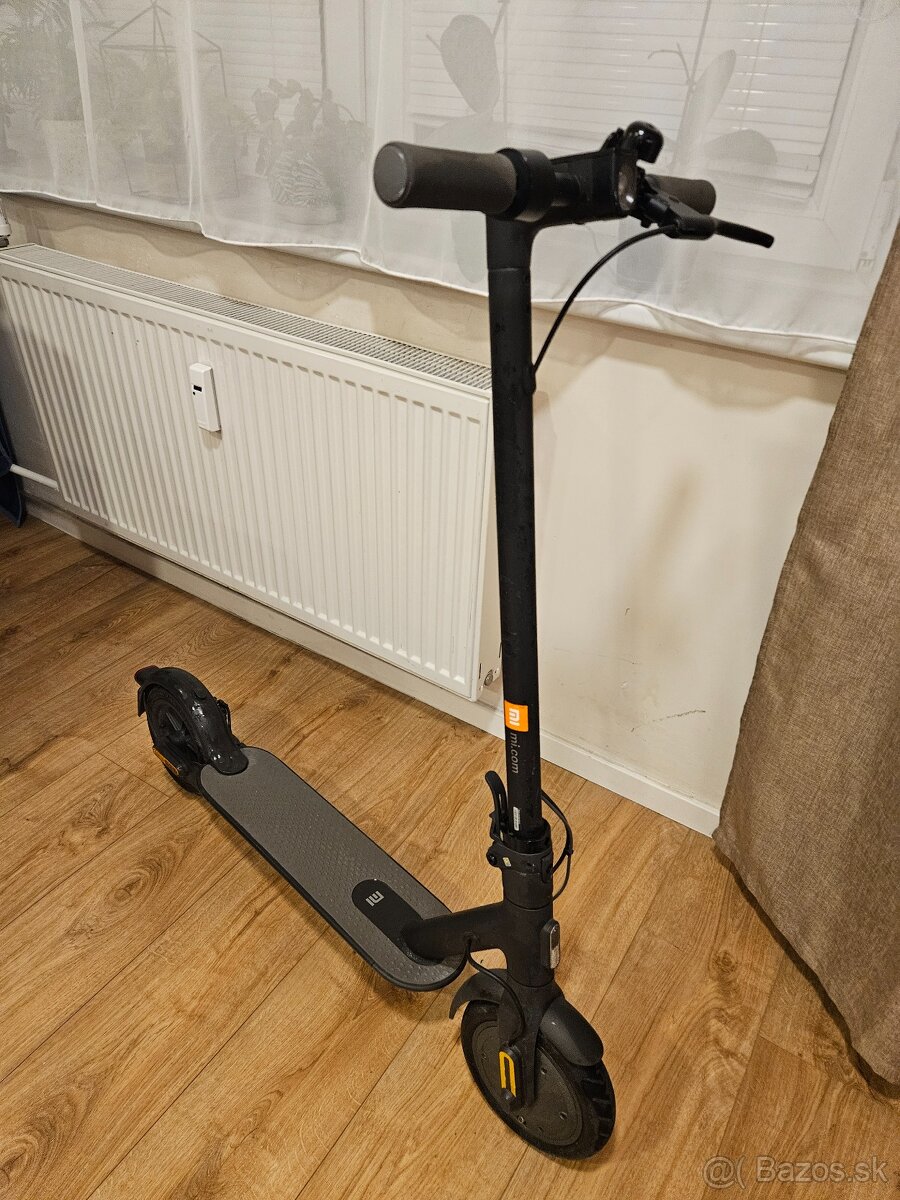PREDAM Elektrickú kolobežku Xiaomi ako nová - 3