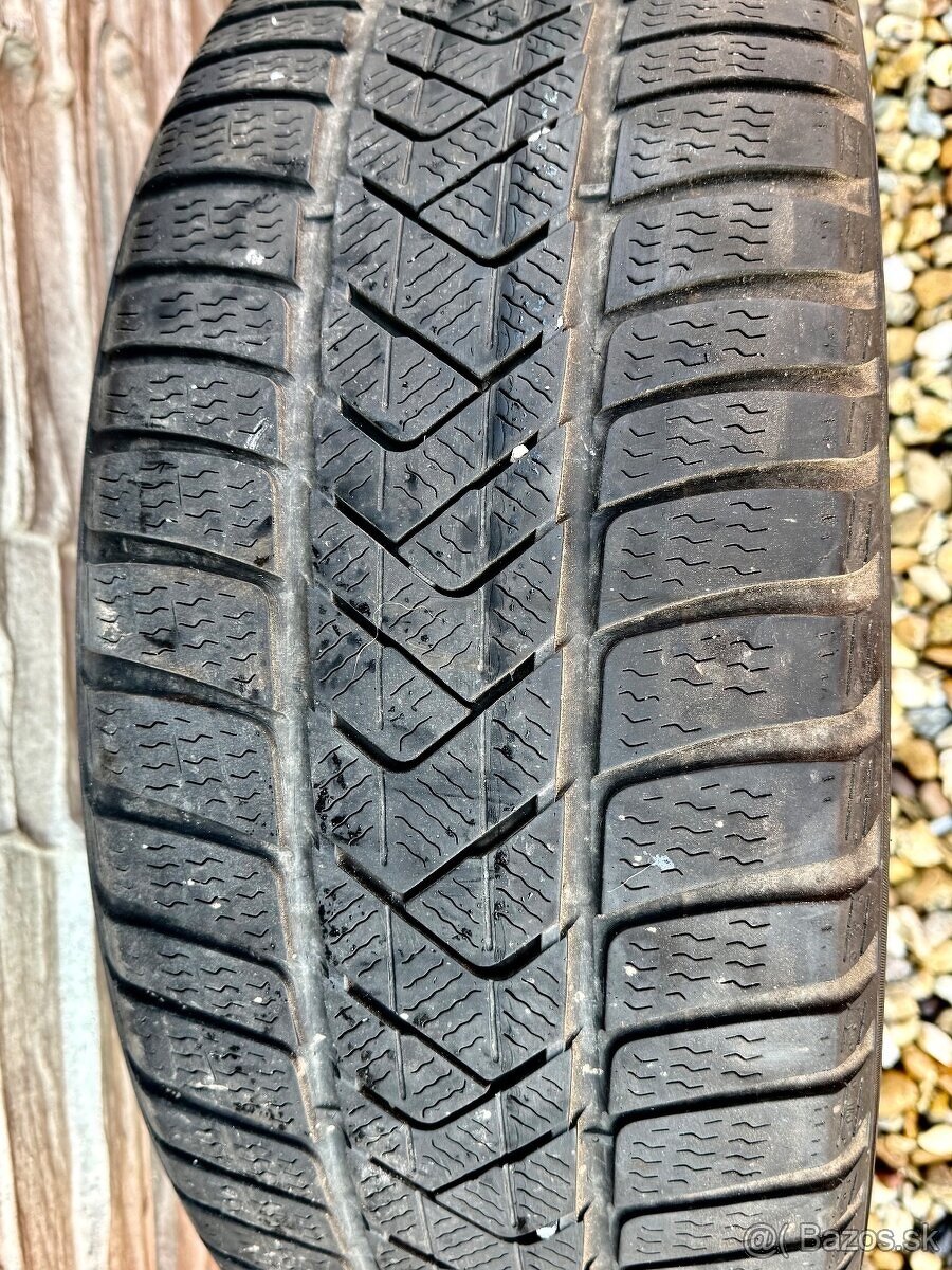 Zimné pneumatiky PIRELLI Sottozero 235/45 R18. - 3