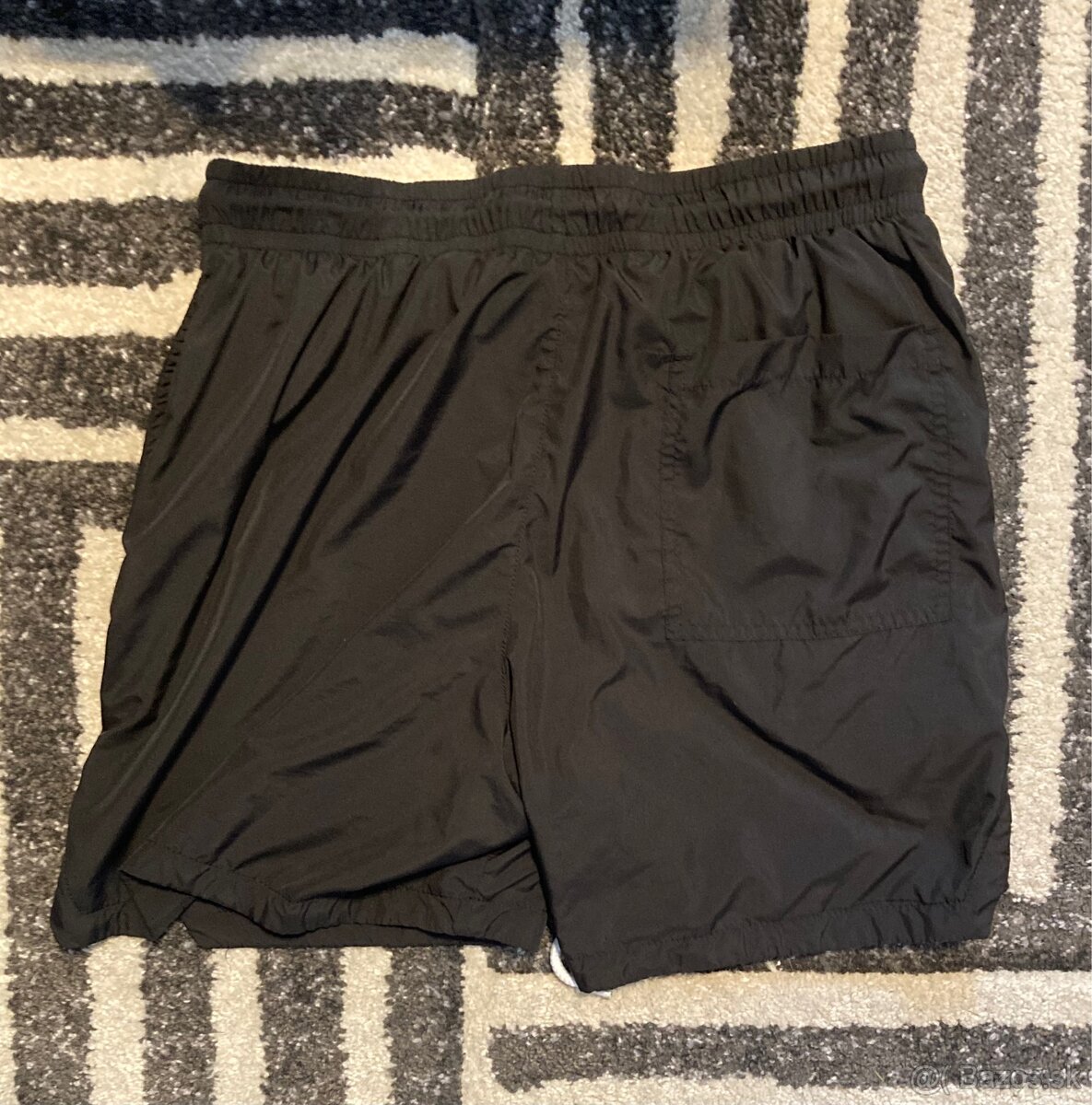 Predám úplne nové šortky značky Urban Classics - 3