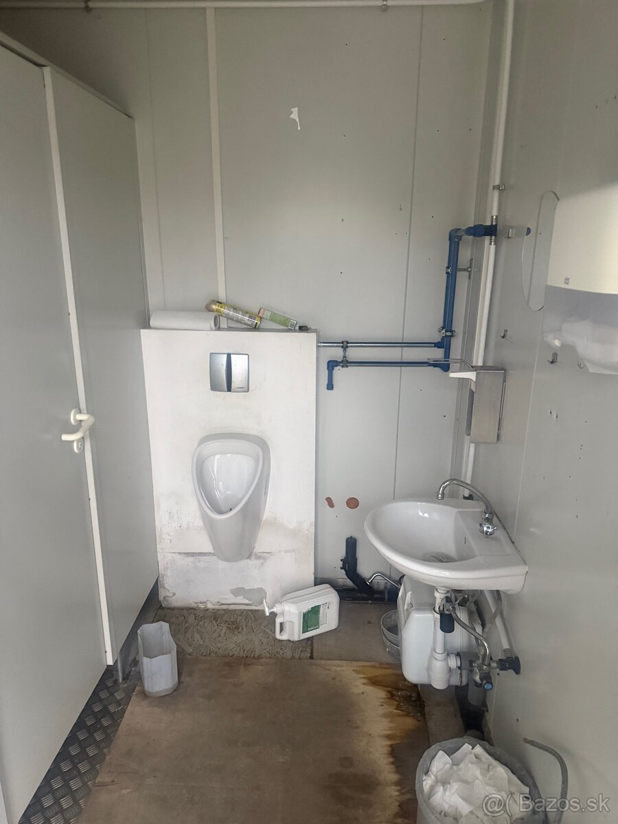 Sanitárny kontajner 6x3m - 3