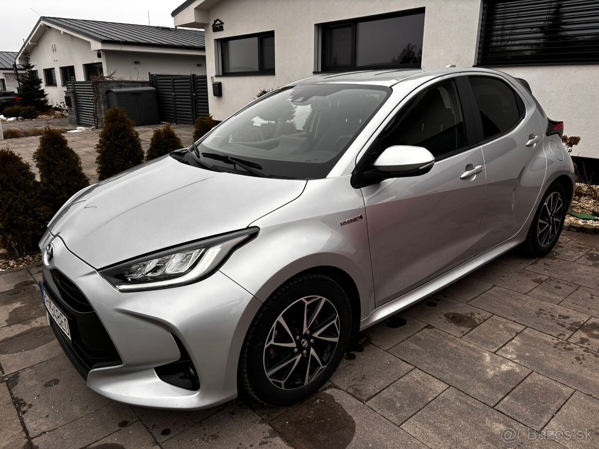 Yaris - 3