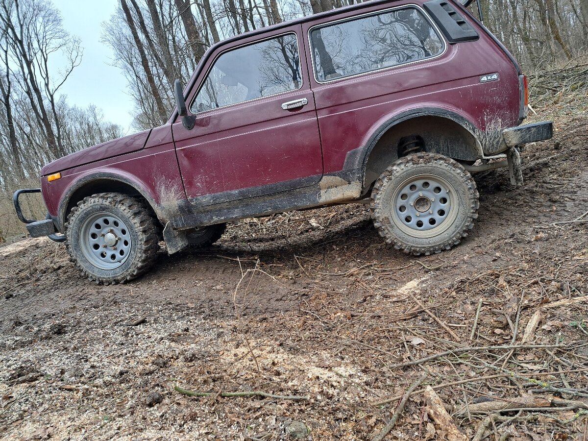 Predám Lada Niva 1.7 benzín - 3