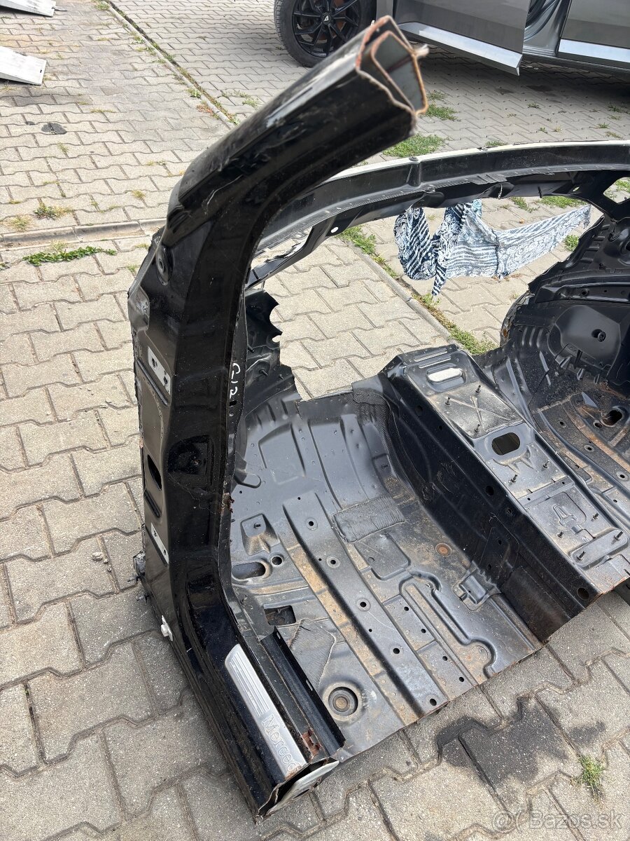 Mercedes Benz EQB GLB STĹPIK PRAH - 3