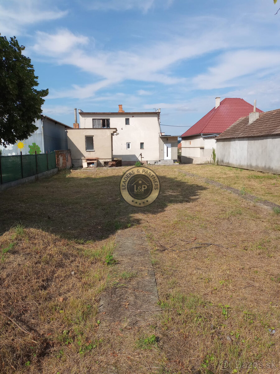 Rezervované Na predaj 5-izbový rodinný dom v obci Košolná - 3