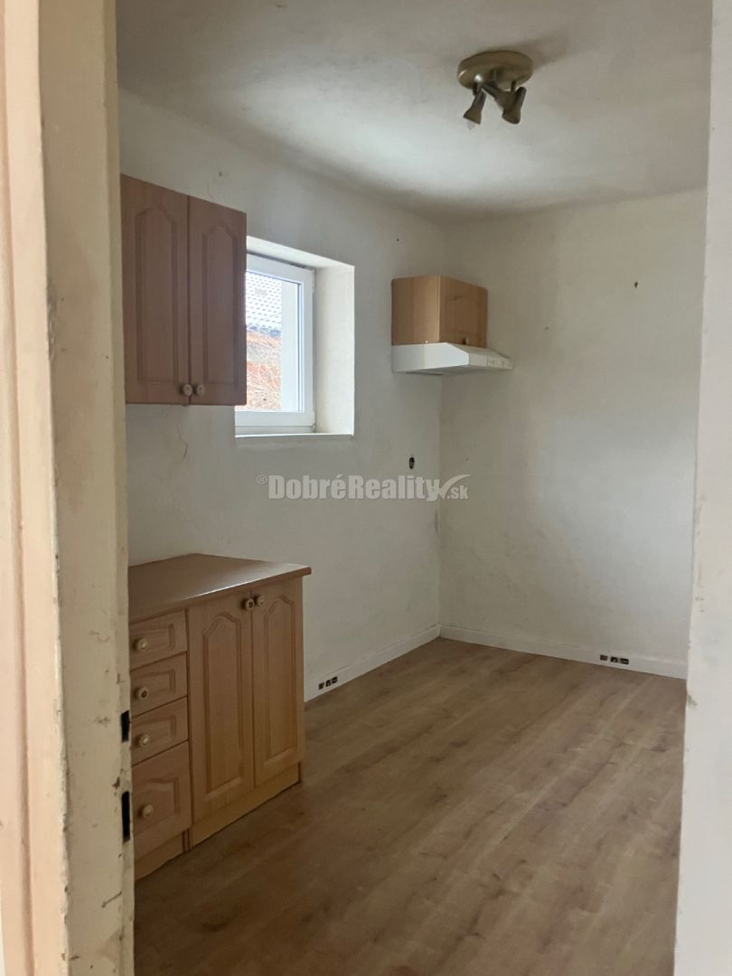 Rodinný dom vo Fiľakove na predaj - pomôžeme Vám vybaviť - 3