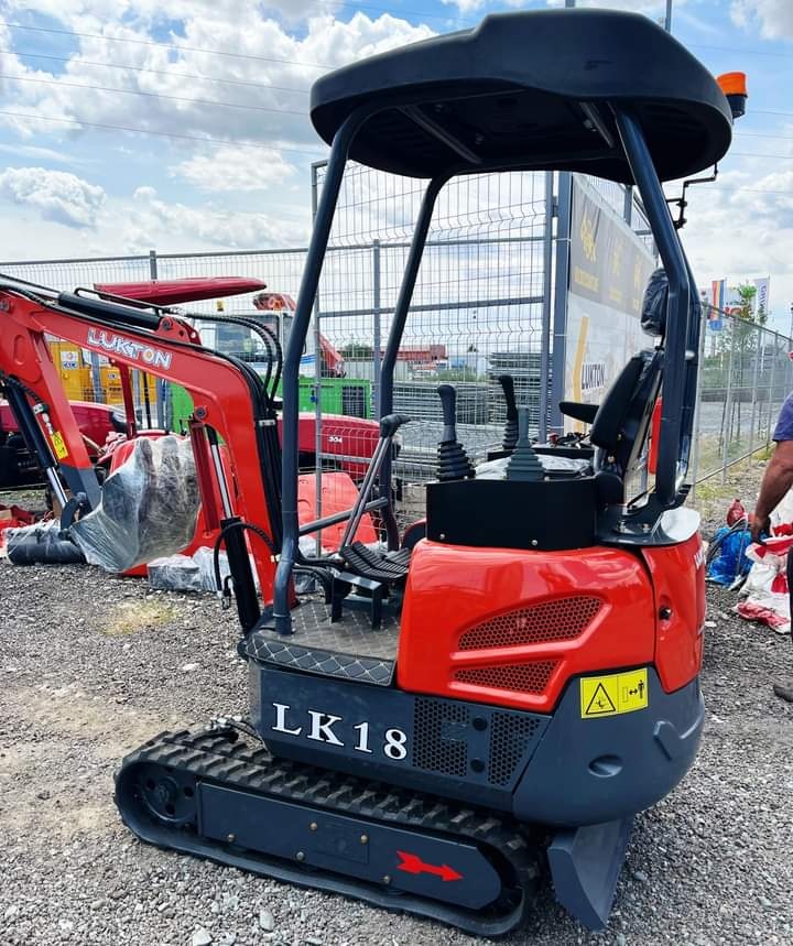 Predám minibager LUKTON LK18 - 3