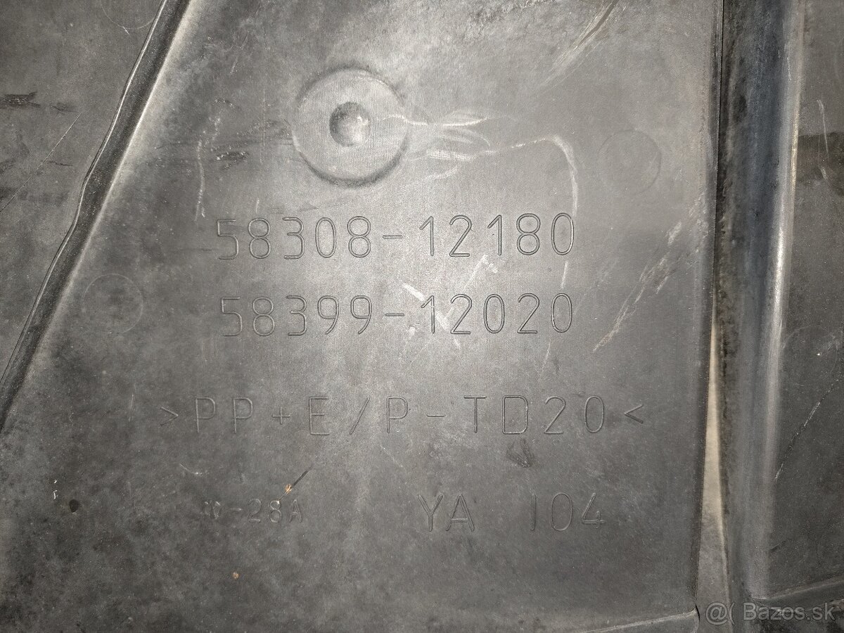 Originálny kryt podvozku Toyota Corolla E150 / E180 - 3