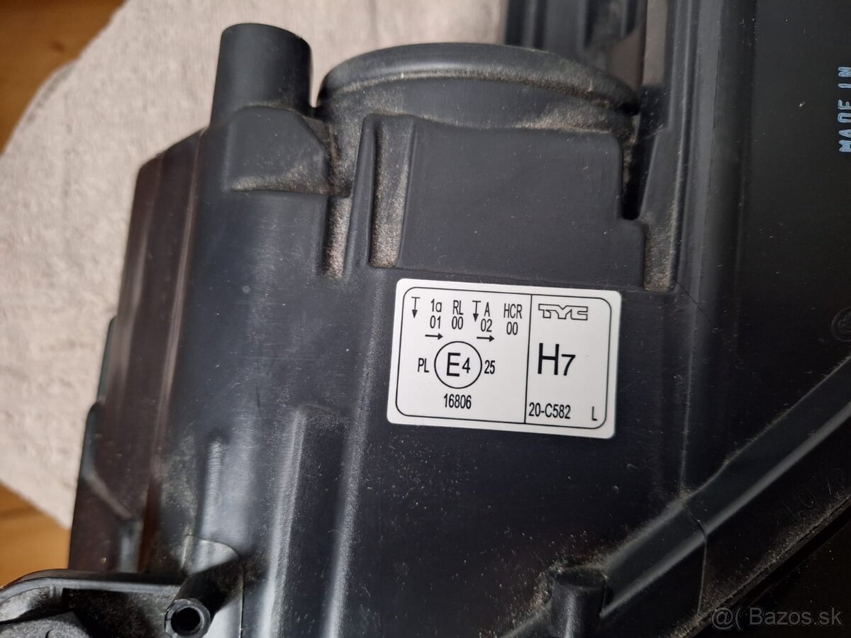 Predné svetlo VW Jetta - 3