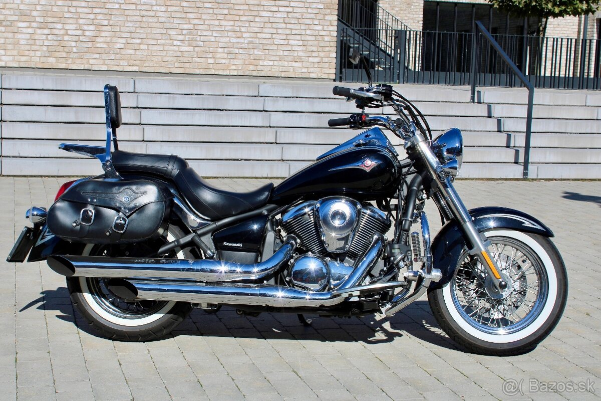 Kawasaki Vulcan VN 900 Classic Special Edition - 3