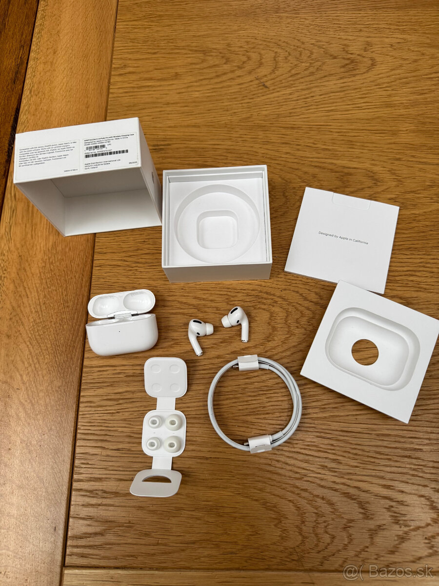 Apple AirPods Pro s Magsafe charging case model A2084 - 3