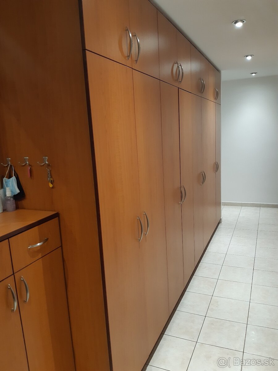 Satnikove skrine - 3