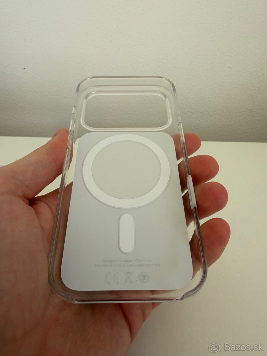 iPhone 17 Pro - kryty Apple a Pitaka - 3