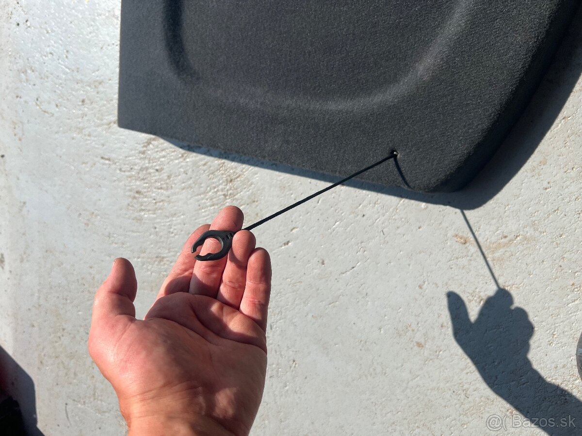 Predám plato kufra do VW Tiguan 2008-2015 - 3