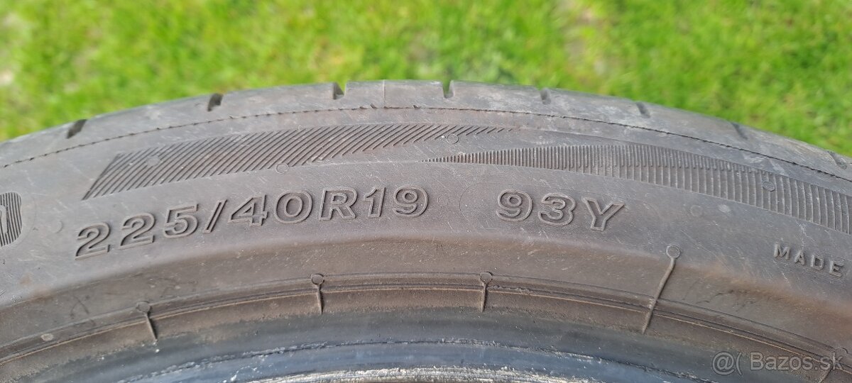 predám letne pneu brigestone 225/40 R19 93Y - 3