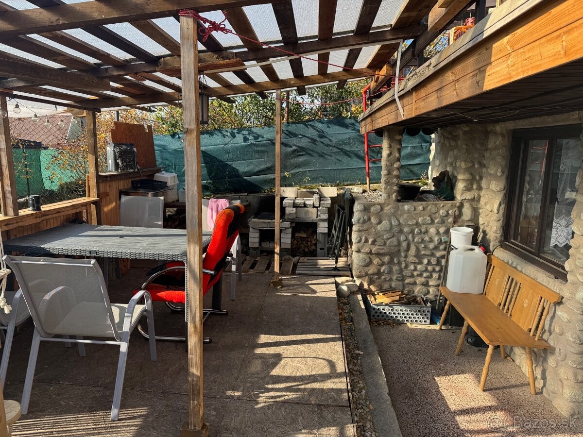 Murovaná záhradná chatka s výhľadom na Kráľovu hoľu – DUBINA - 3