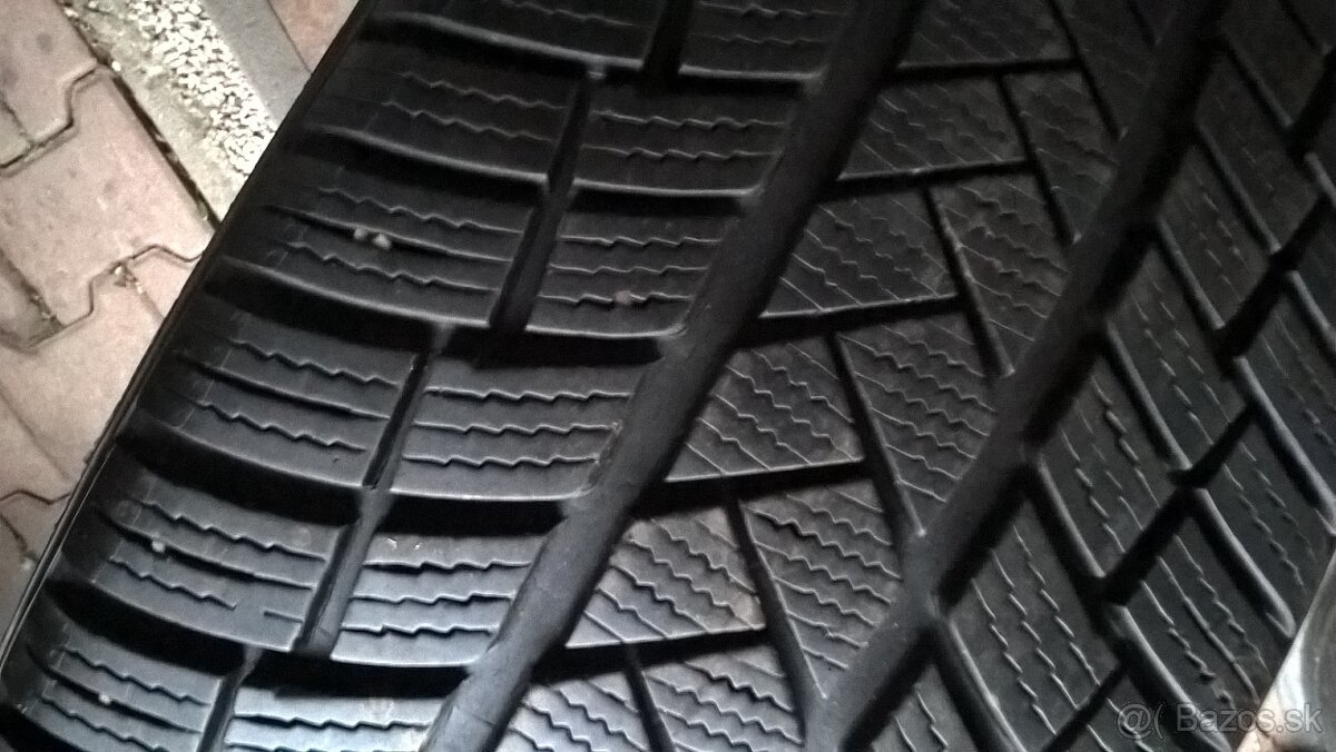 2 ks ZIMNÉ PNEU 225/40 R18 92W XL M+S VREDESTEIN cca 7-8 mm - 3