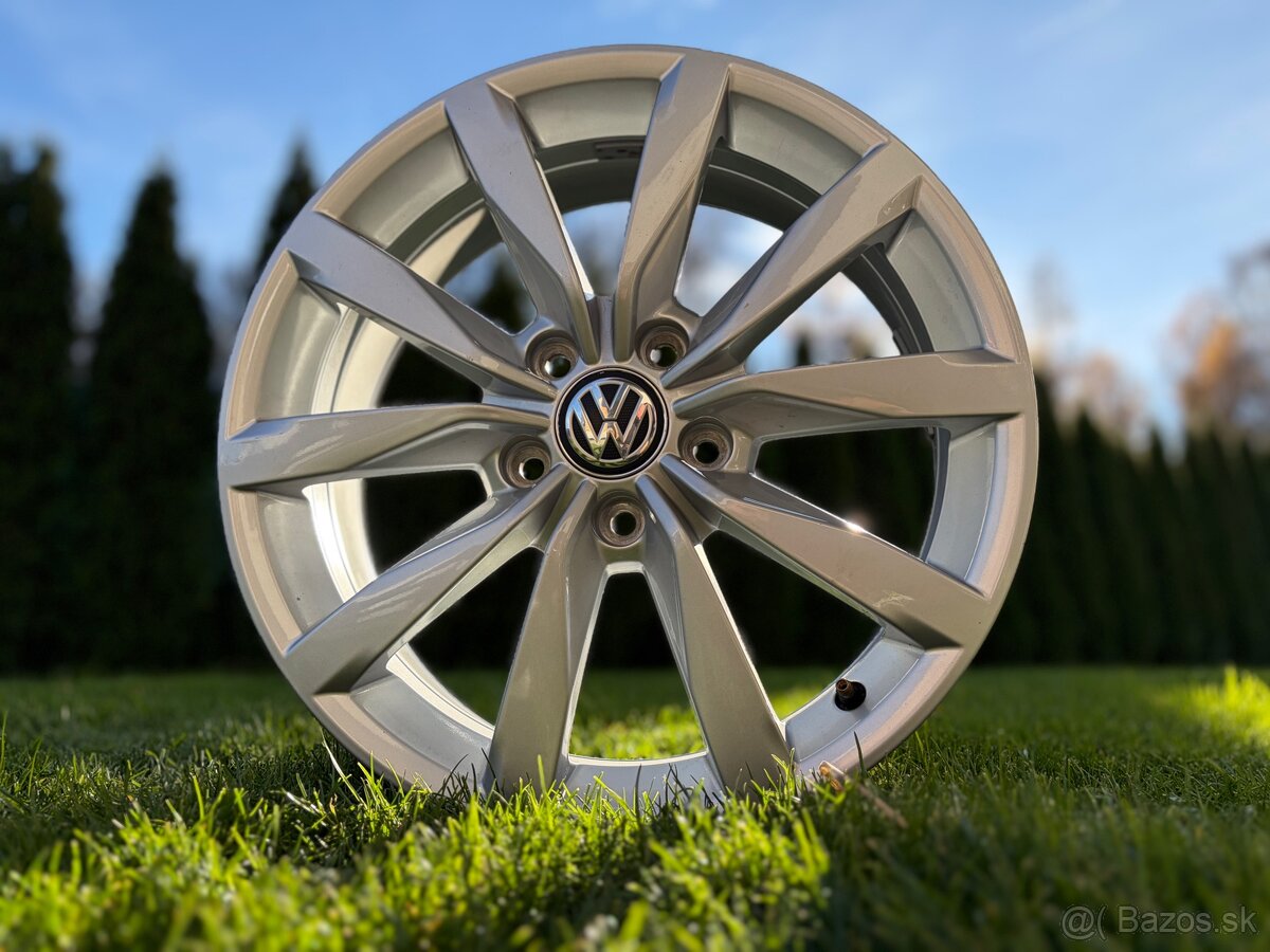 Originál R17 disky na VW GOLF 6J ET48 - 3