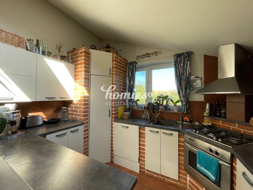 PREDAJ štýlový rod. dom s vidieckou atmosférou, blízko Nitry - 3