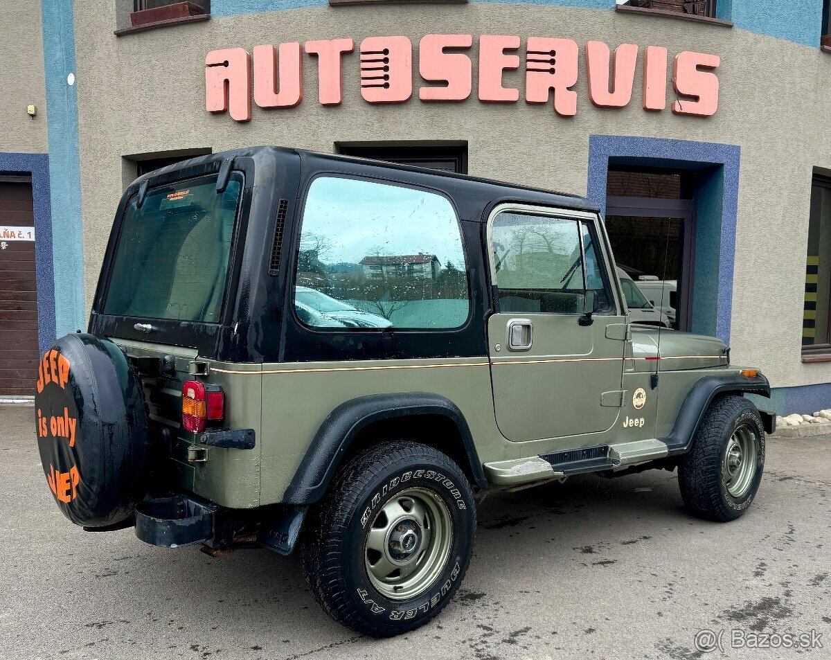 Jeep Wrangler 4.0 Sport Safari