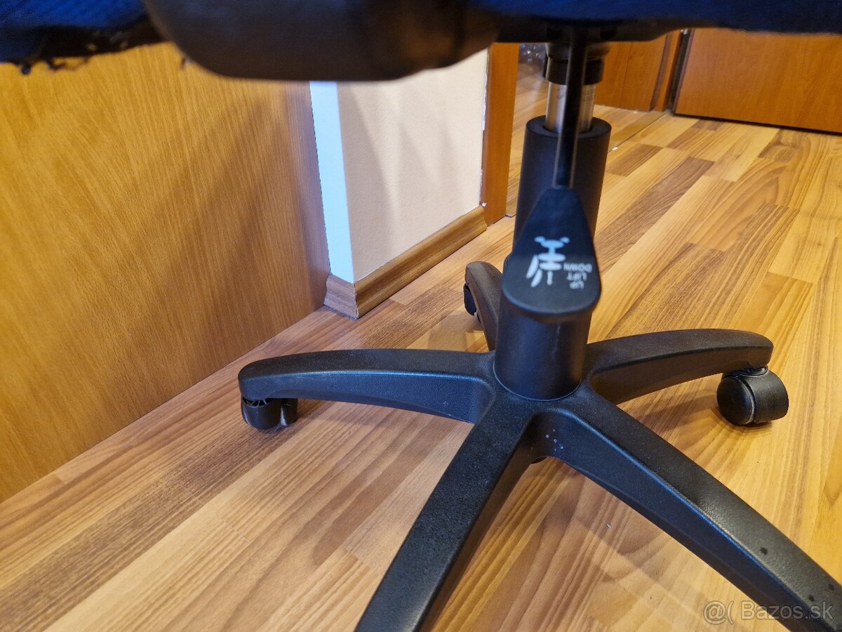 Kancelárska otočná stolička detská - 3