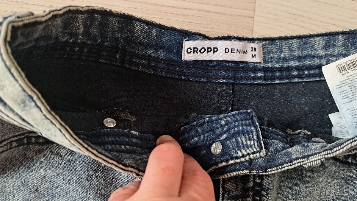 Damske kratasy Cropp - 3