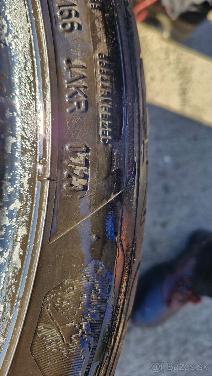 Good Year 245/40 R19 - 3