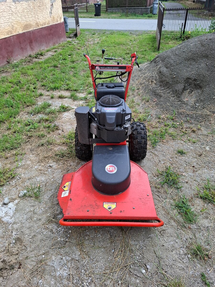 Kosačka na vysoku travu a kroviny - 3