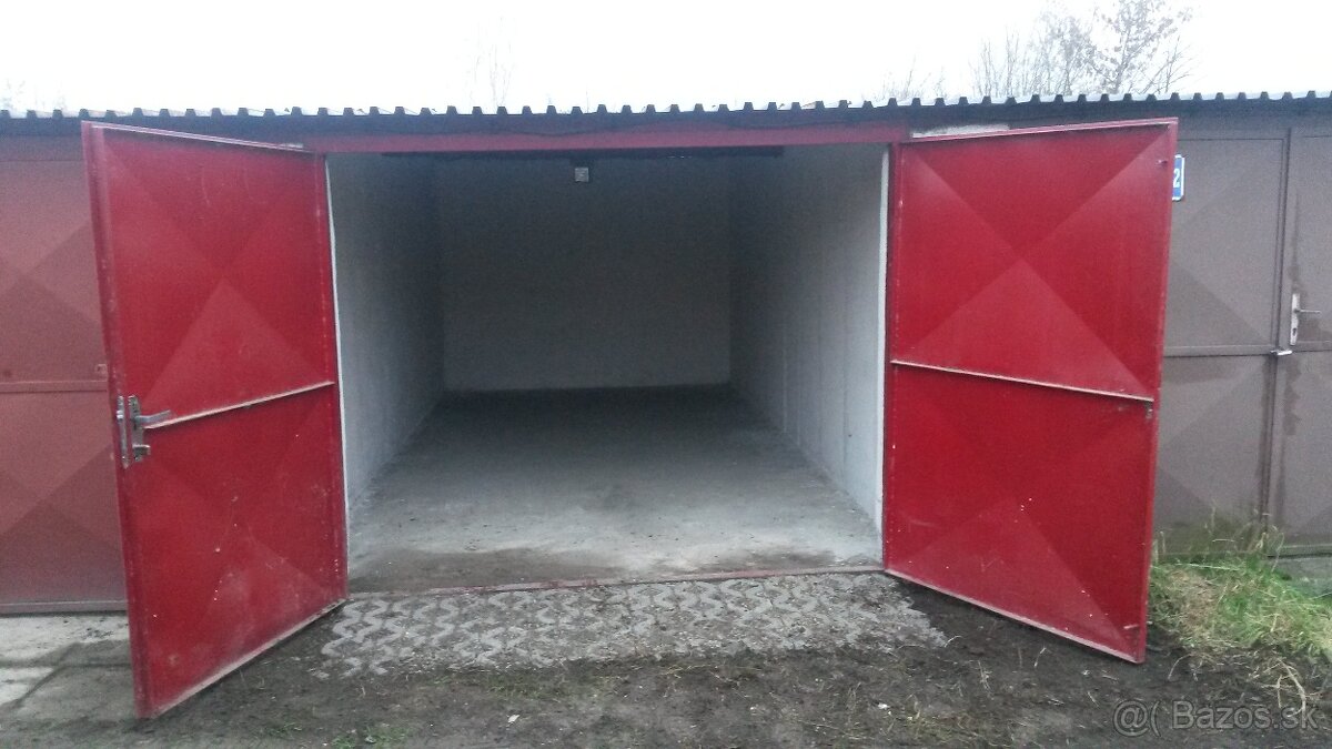 GARAŹ - MICHALOVSKÁ - 3