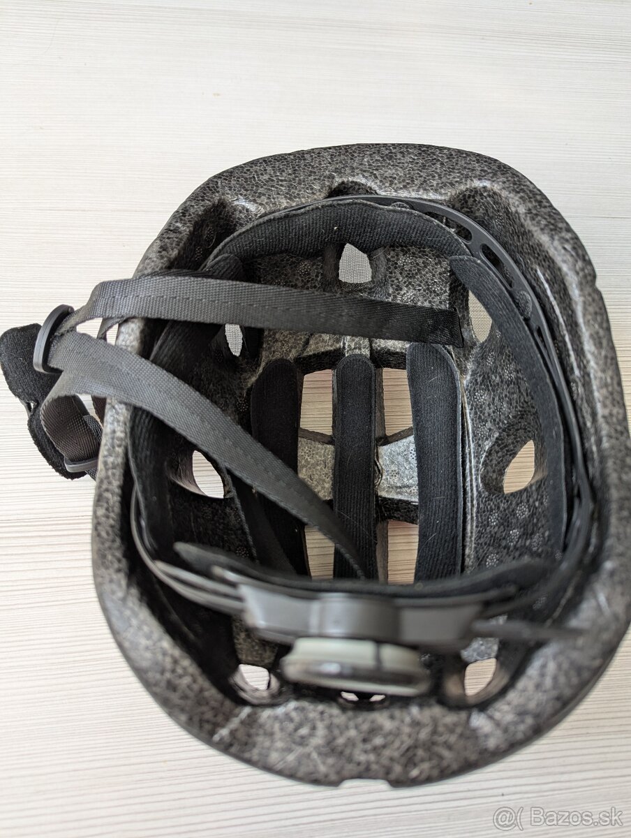Predám pouzivanú detsku prilbu author mirage - cervena - 3
