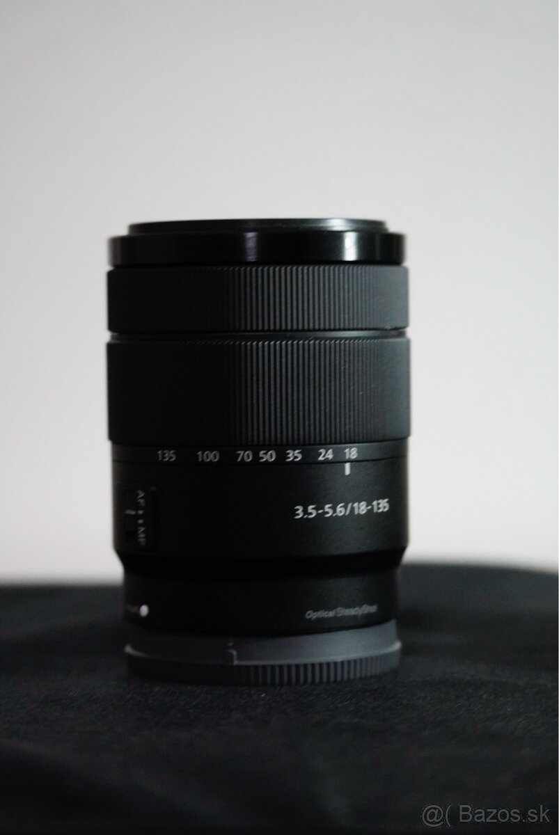 Sony E 18-135mm F 3.5-5.6 - 3