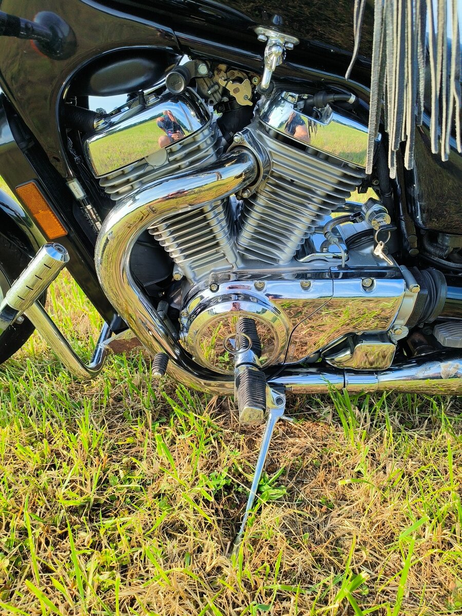 Suzuki VS 700 GL Intruder - 3