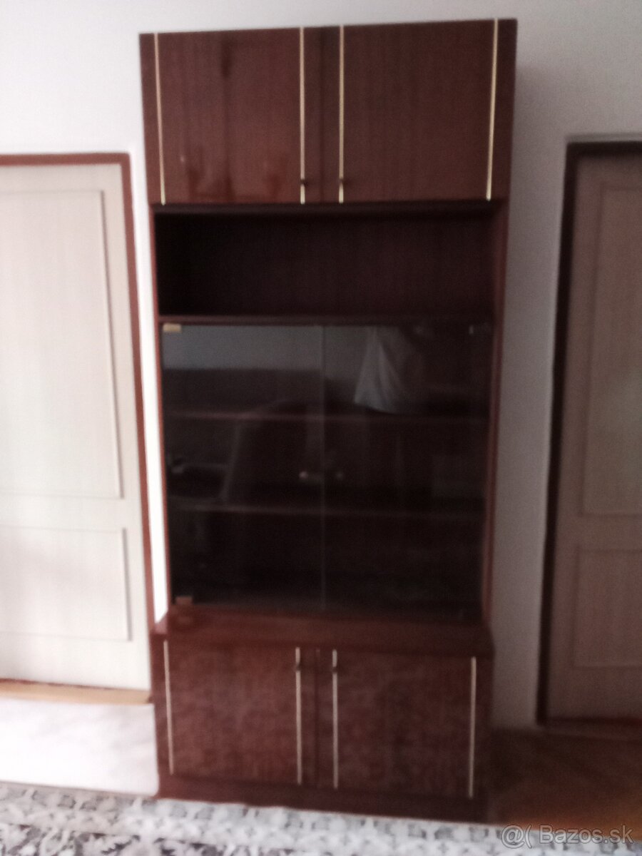 Darujem obývaciu stenu - 3