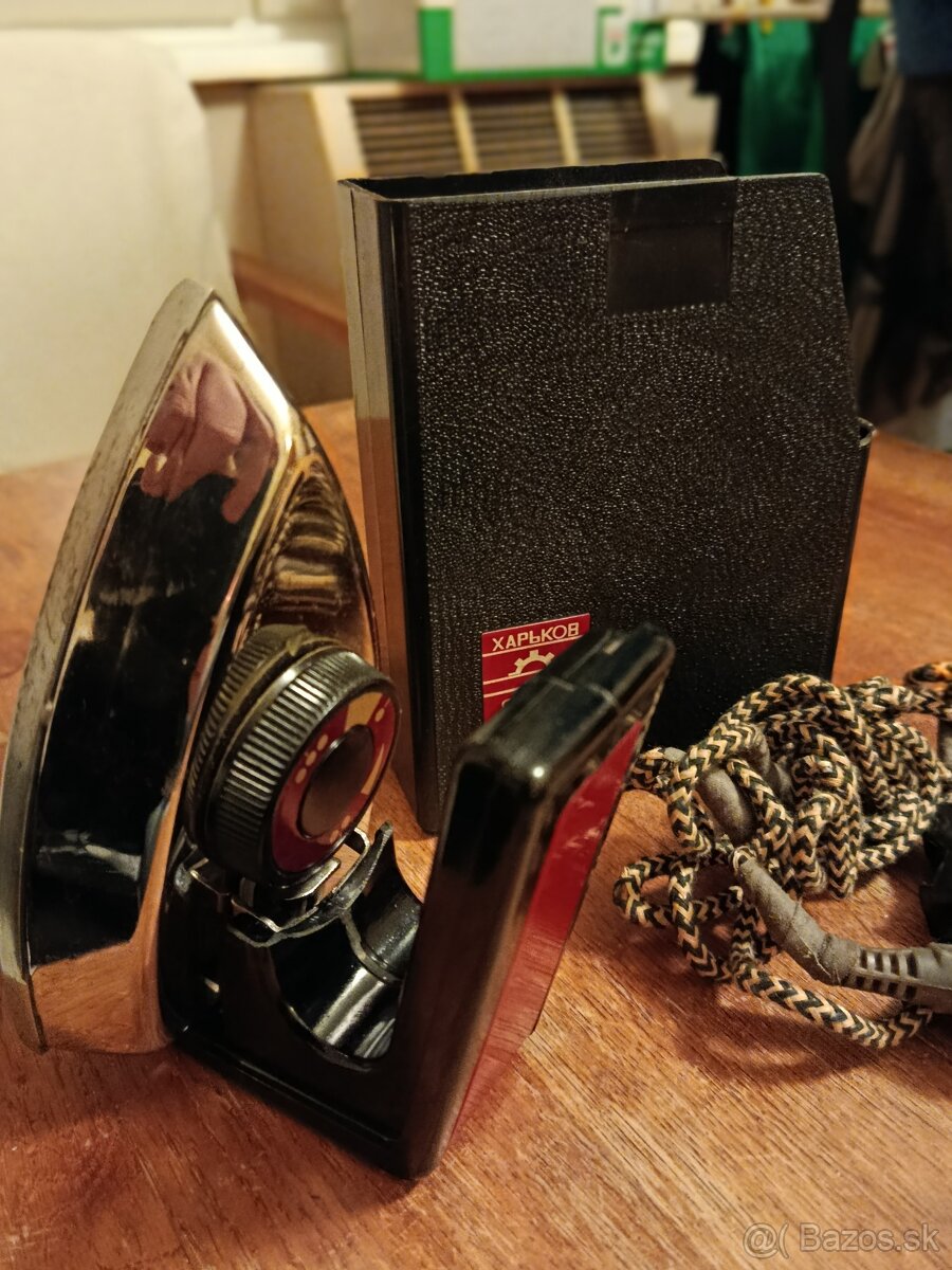 Stará cestovná žehlička - 3