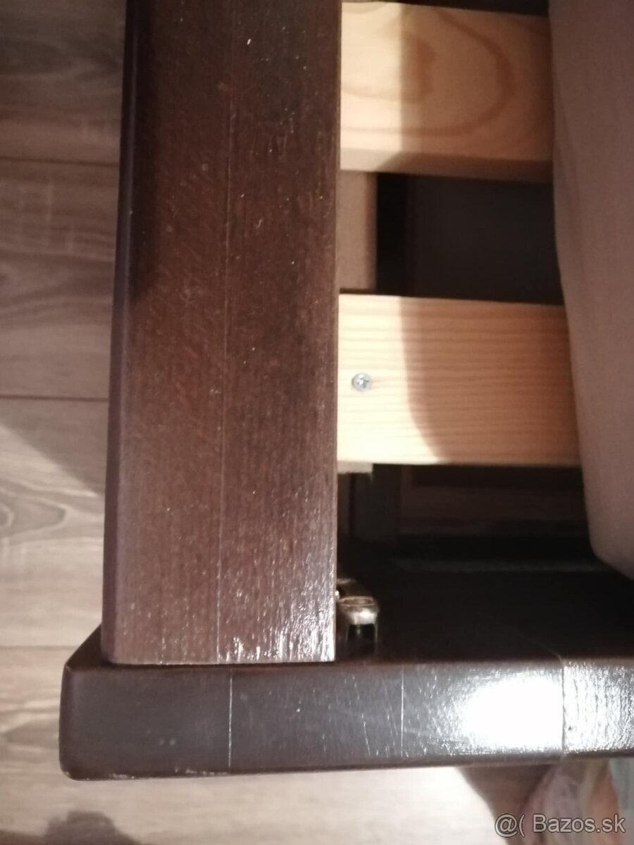 masívna posteľ - 3