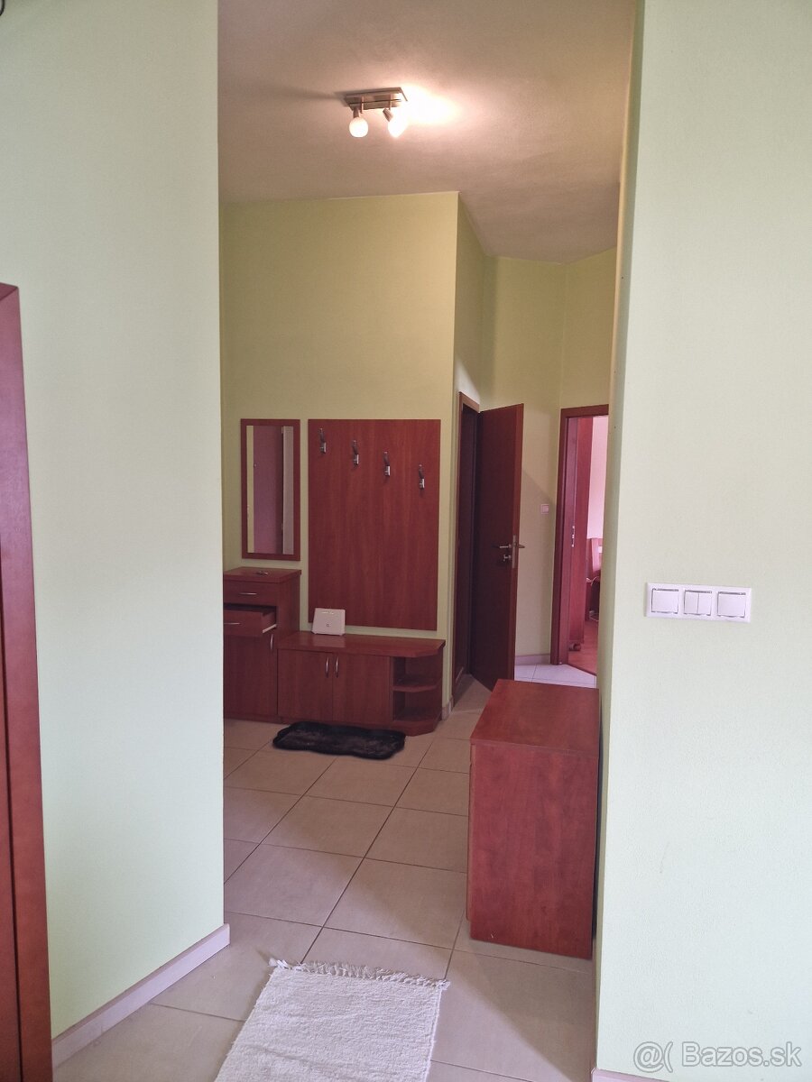 2 izbovy byt centrum Zvolen s parkovanim - 3