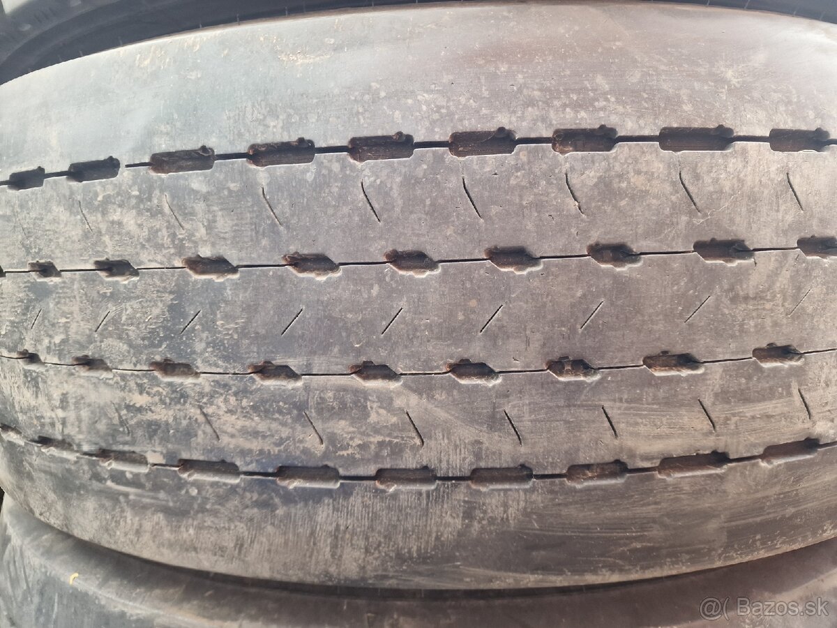 • 295/60 R22.5 Goodyear PREDNÉ - 3