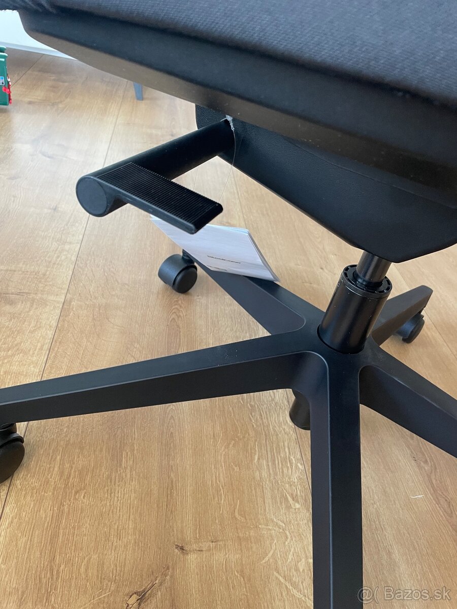 ergonomicka kancelárska stolička - 3
