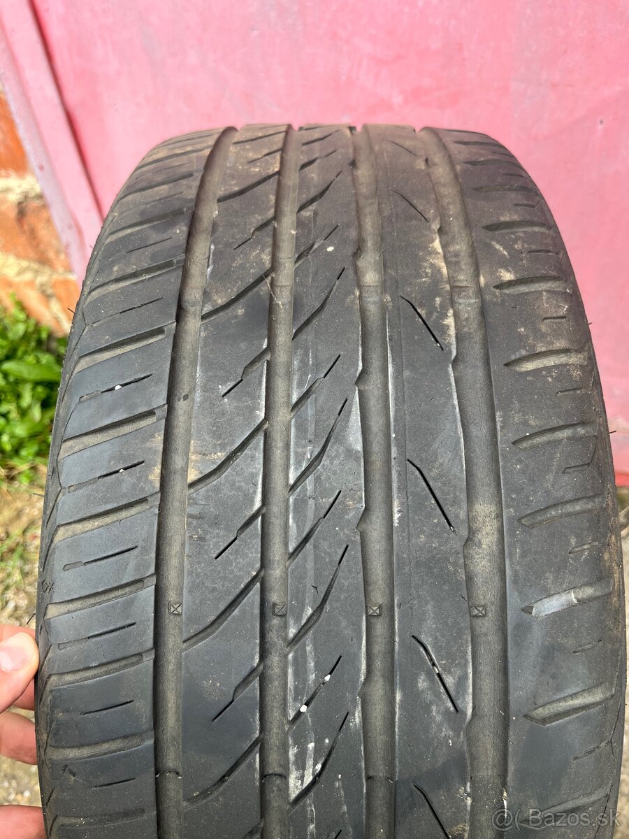 215/40 r17 letné - 3