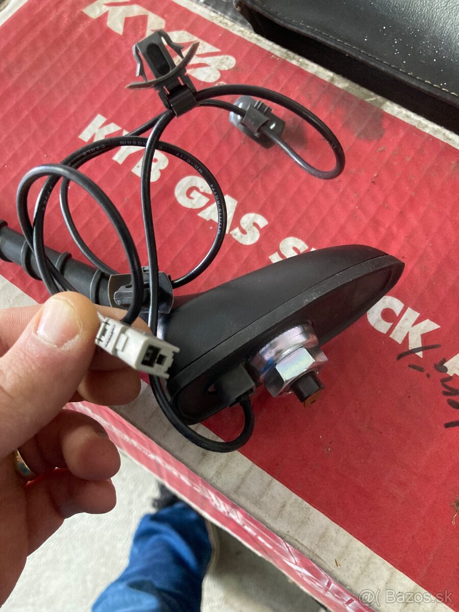 Kia Ceed GPS anténa - 3