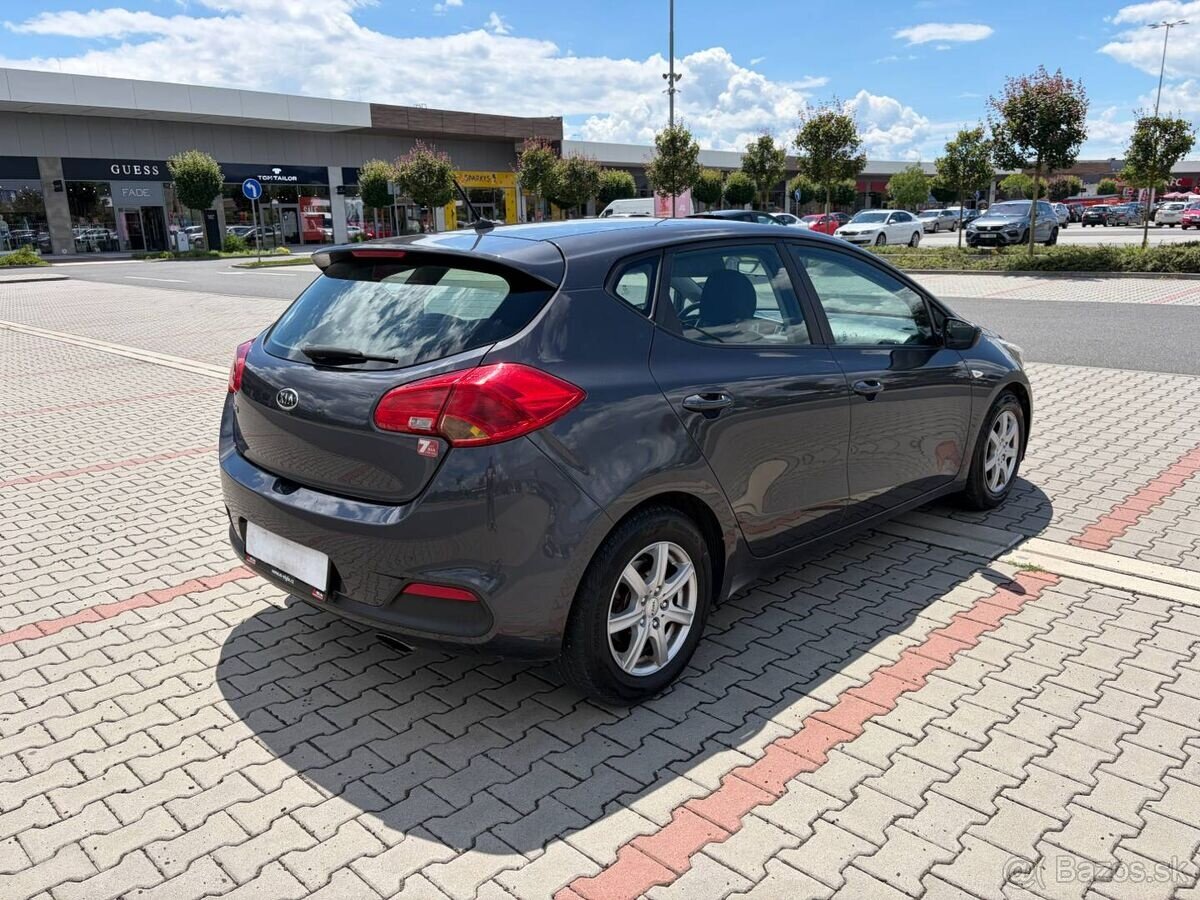 Kia Ceed 1.4 CVVT ČR 135t klima - 3