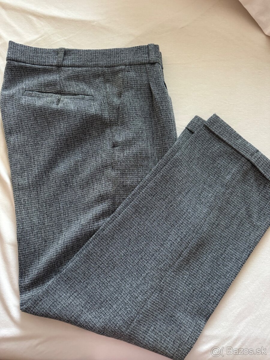 Zachovaly pánsky oblek - 3