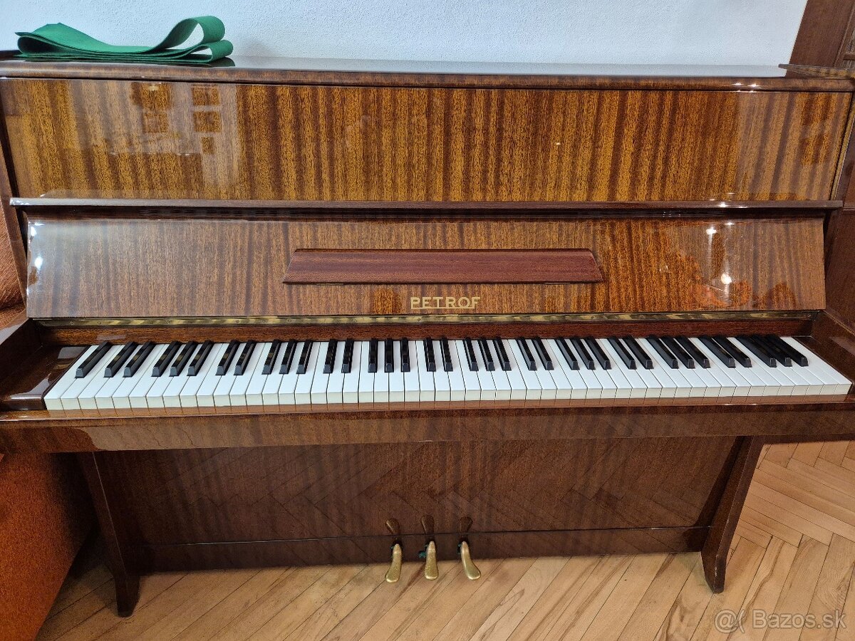 Predam klavir PETROF - 3