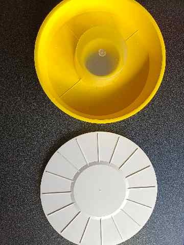 predám okrúhle krmítko stropné - 3