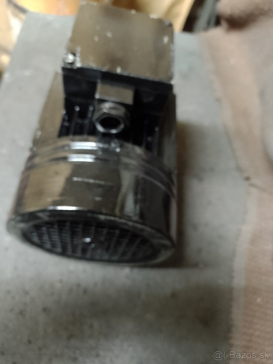 Predam elektromotor 0,55kw. - 3
