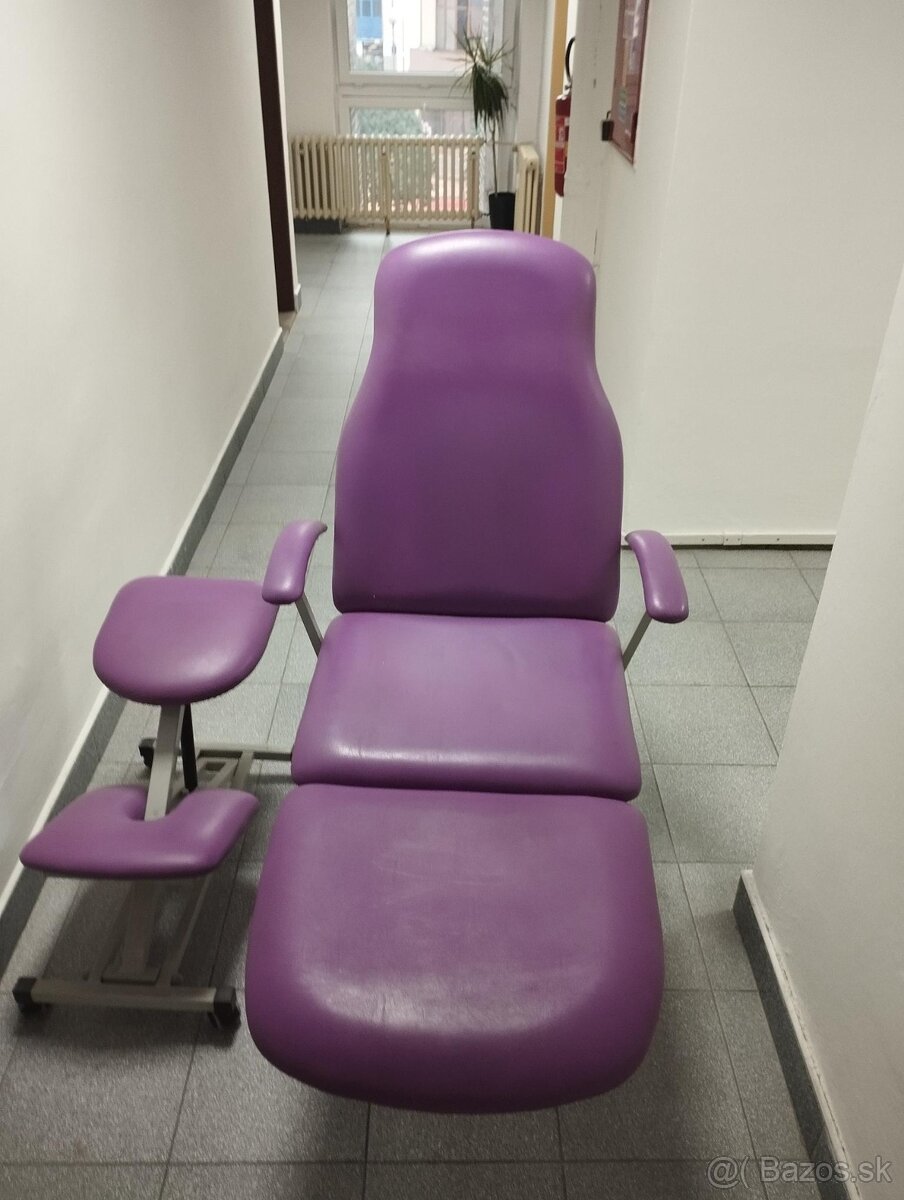 Kozmetické polohovateľné kreslo a kľakatko - 3